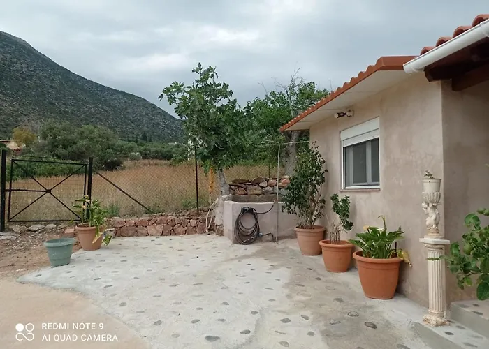 Zikos House * 모넴바시아