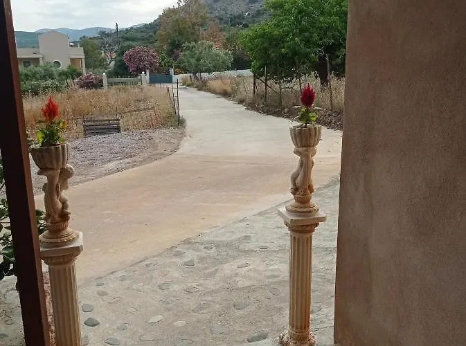 Zikos House מונמבאסיה