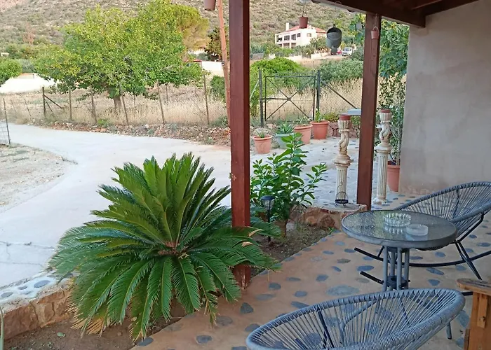 Zikos House * 모넴바시아
